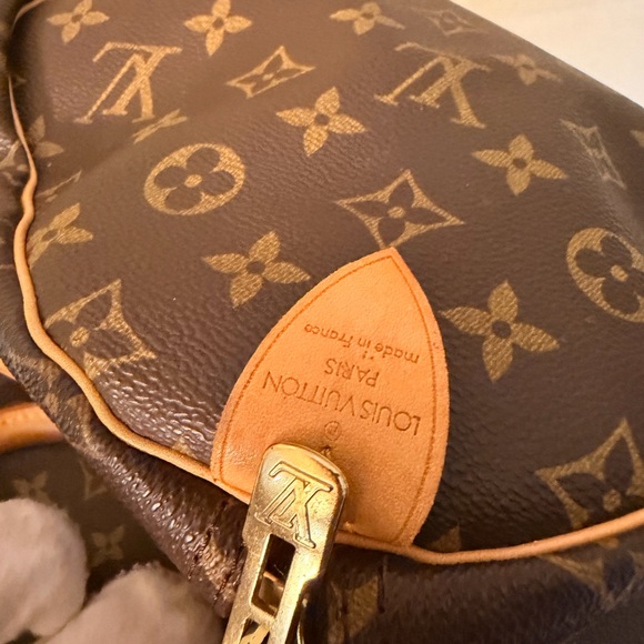 Louis Vuitton Monogram Keepall 50 - Picture 11 of 16